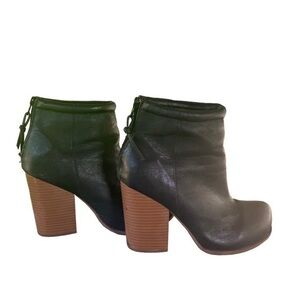 ELLE black ankle boots womens size 8 stacked heel, zipper backs
